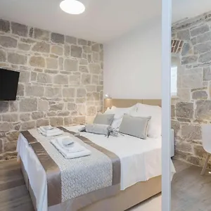 Couette-café Mediterra ****
