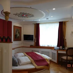 Haus Sanz 3*, Vienna Austria